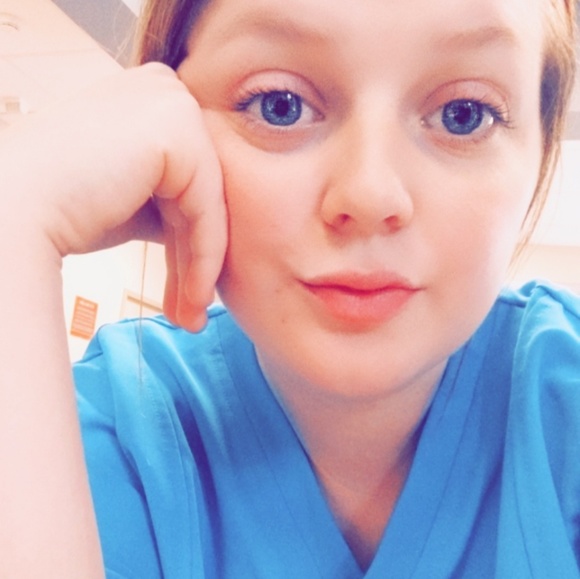 Meet your Posher, Brooklin - Picture 1 of 1